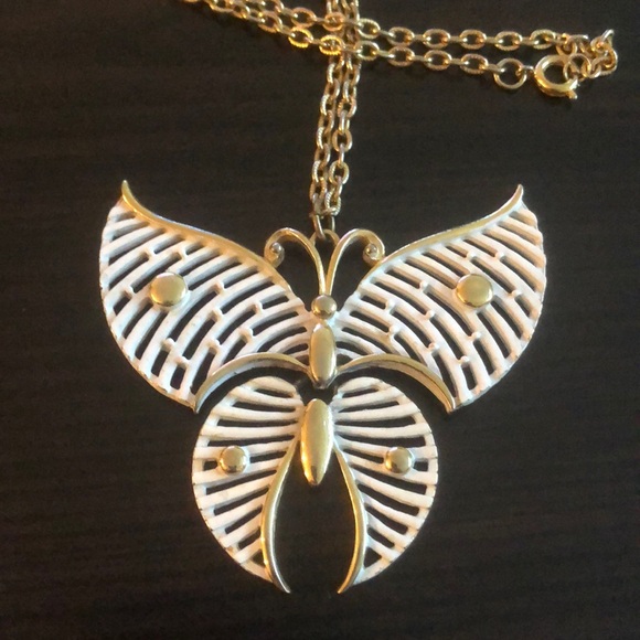 Vintage ‘60s Butterfly Pendant Necklace - Picture 2 of 10